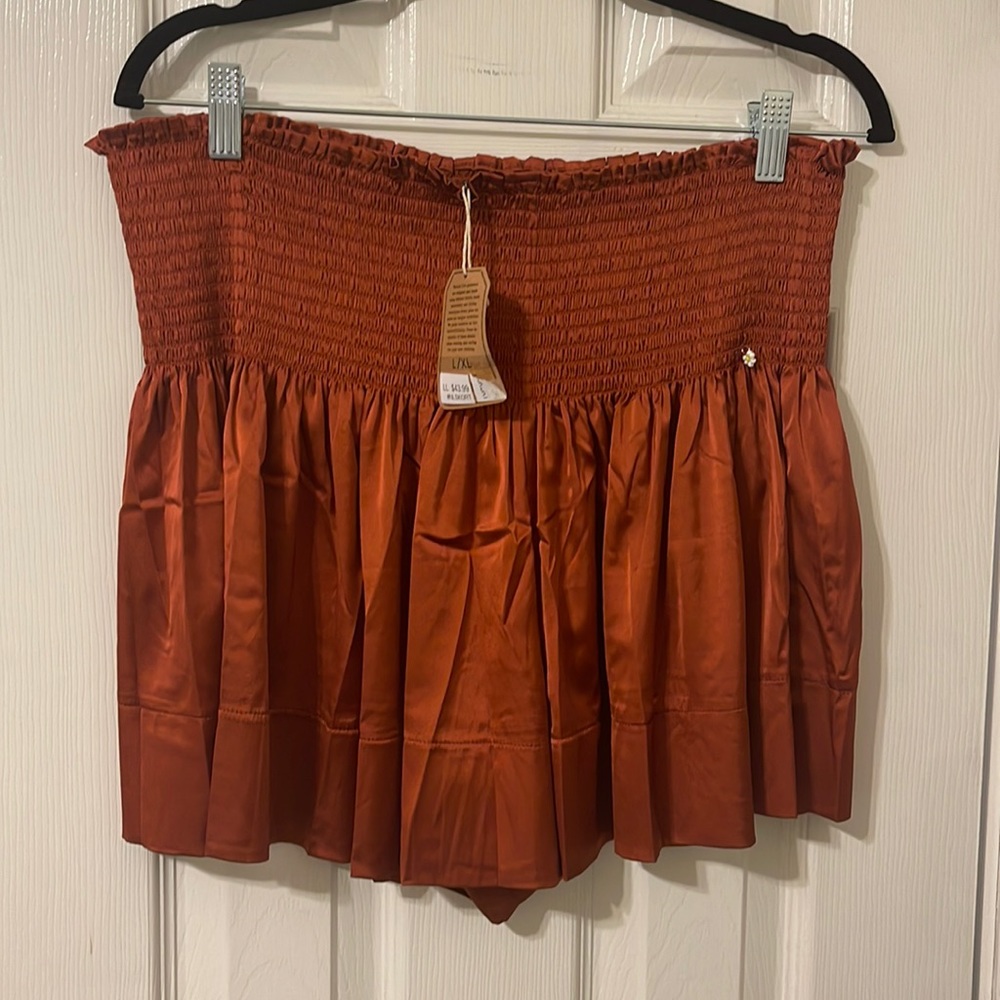 NWT Natural Life Shorts! (KOCH DUPE)